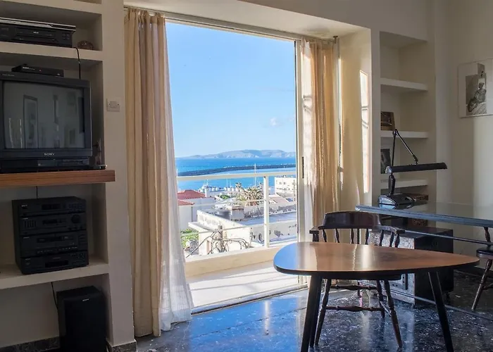 Seafront Apartment In City Center